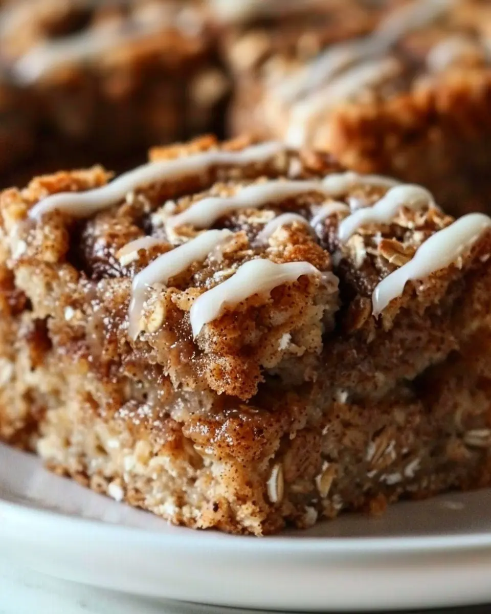 Cinnamon Roll Baked Oatmeal Squares: 10 Delicious Bites