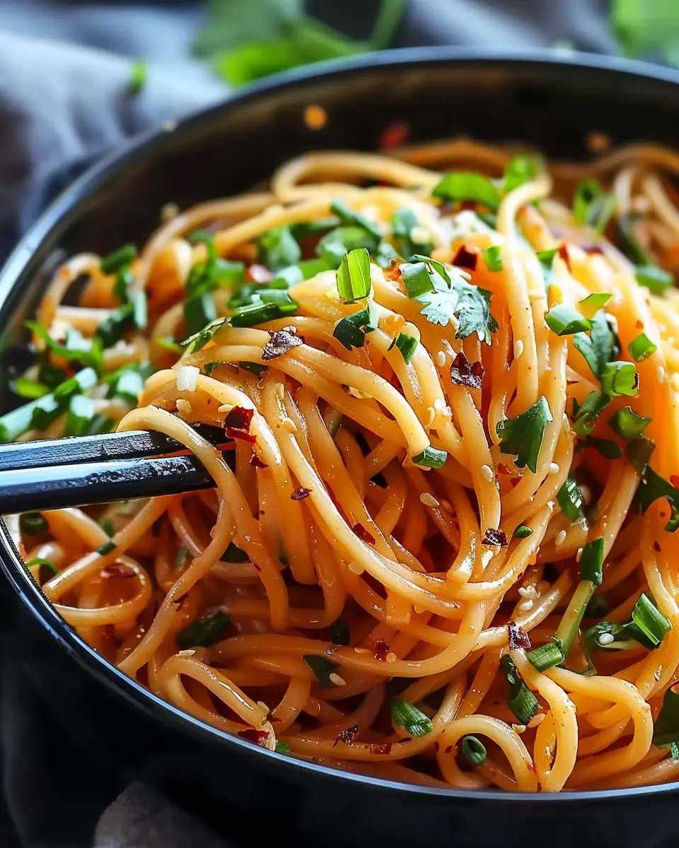 Savory Chilli Garlic Noodles: A Quick 10-Minute Delight